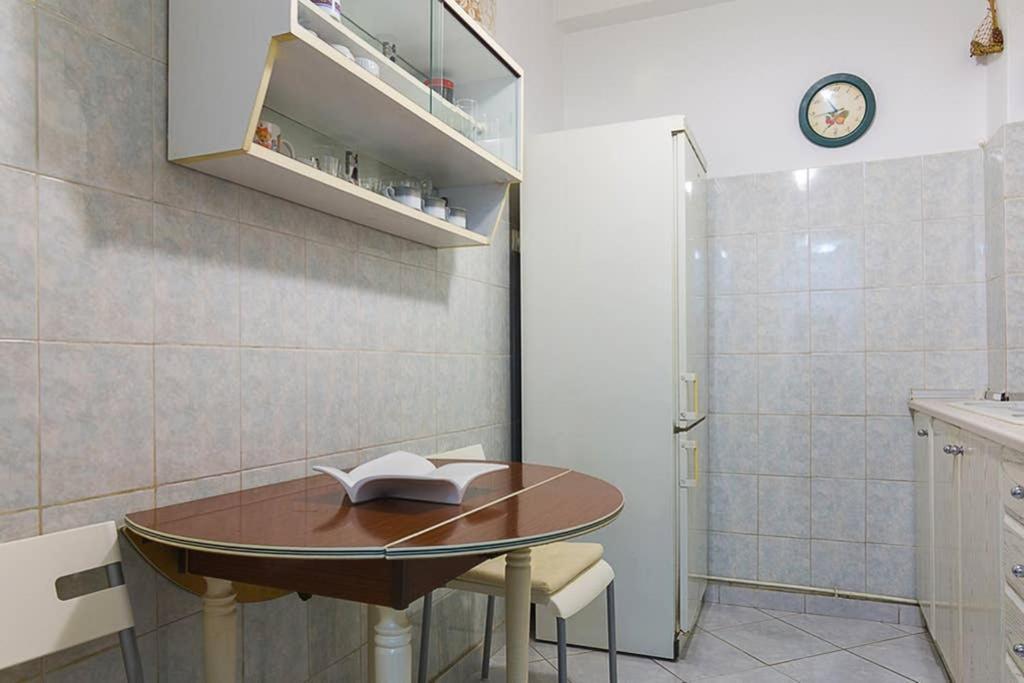 אתונה Vintage Style Apartment With Beautiful Backyard מראה חיצוני תמונה