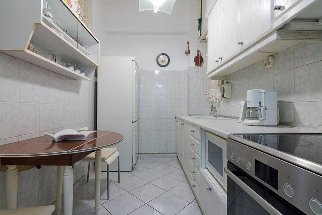אתונה Vintage Style Apartment With Beautiful Backyard מראה חיצוני תמונה