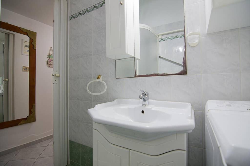 אתונה Vintage Style Apartment With Beautiful Backyard מראה חיצוני תמונה