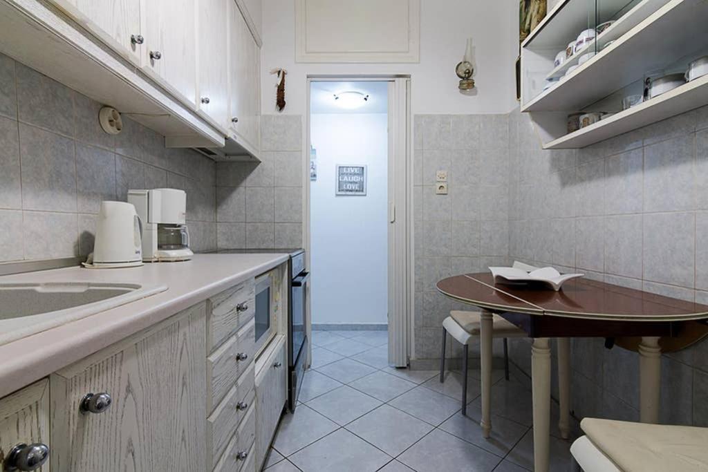 אתונה Vintage Style Apartment With Beautiful Backyard מראה חיצוני תמונה